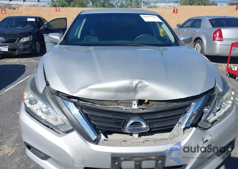 2017 Nissan Altima 2.5 S z USA, uszkodzony, nr VIN 1N4AL3AP7HC276233